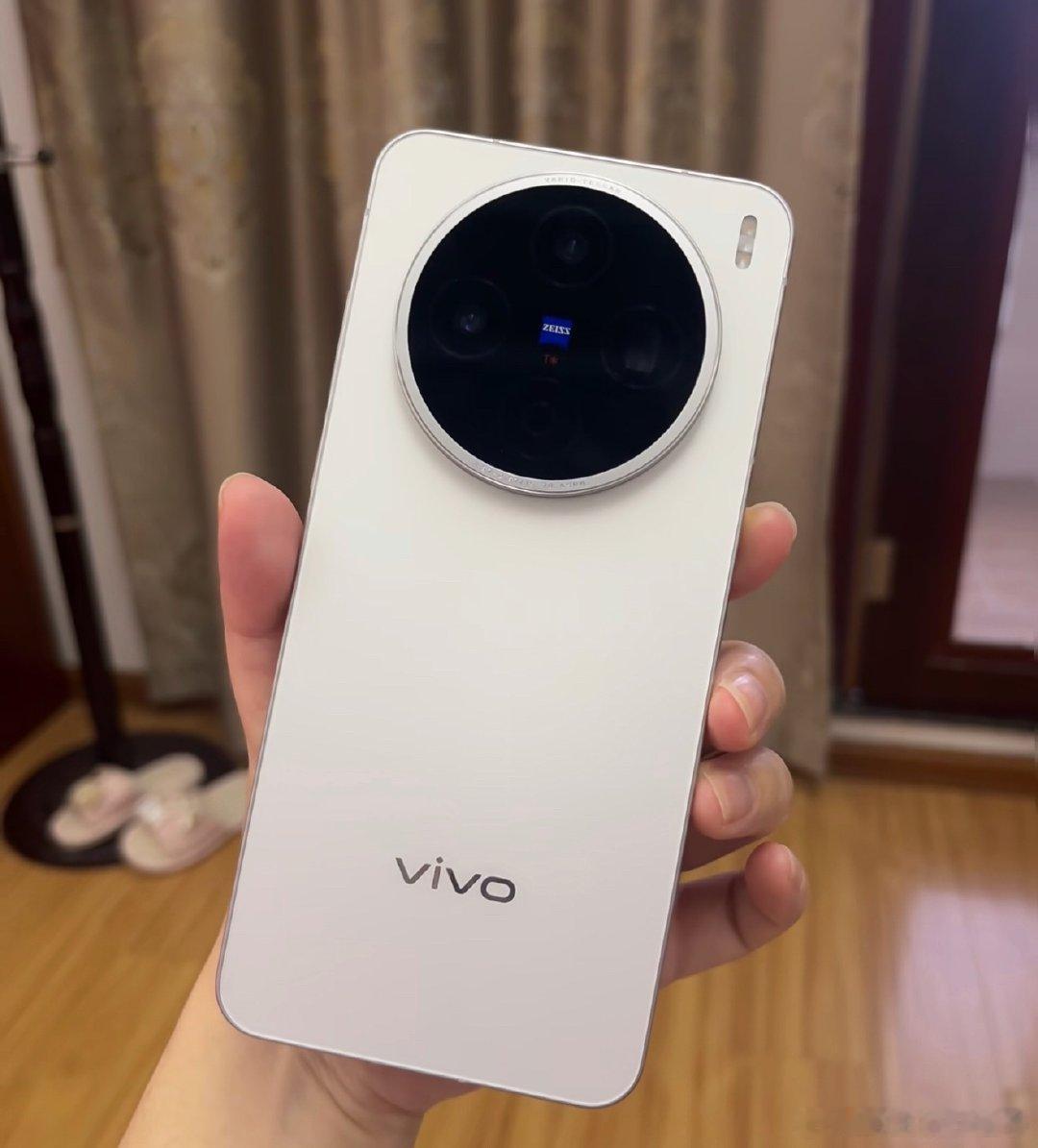 怎么越来越多人用vivo了什么都是假的，只有vivo手机好用是真的！不仅轻盈全能