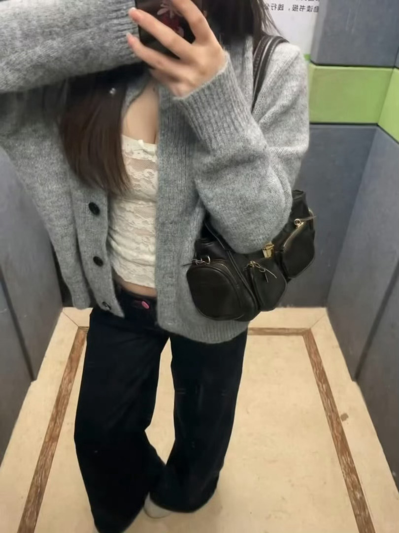 不将就，不随便，但依旧期待一场高质量的恋爱。 ​​​[哆啦A梦无奈]  ​​​