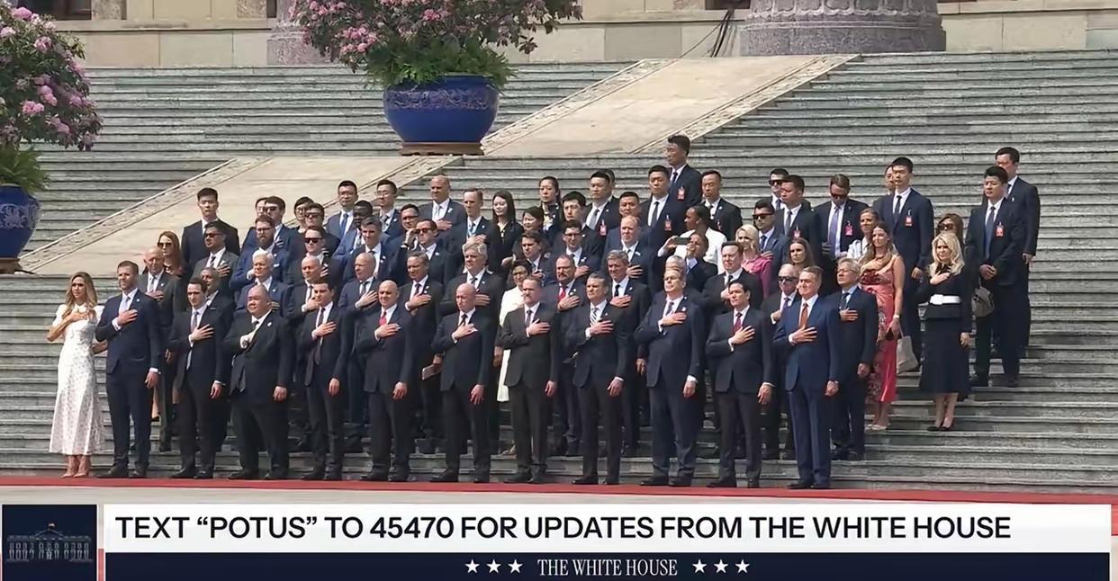 为啥美国精英到中国后，变得正经了？
特朗普之前不管是在美国还是在其他国家，整体上