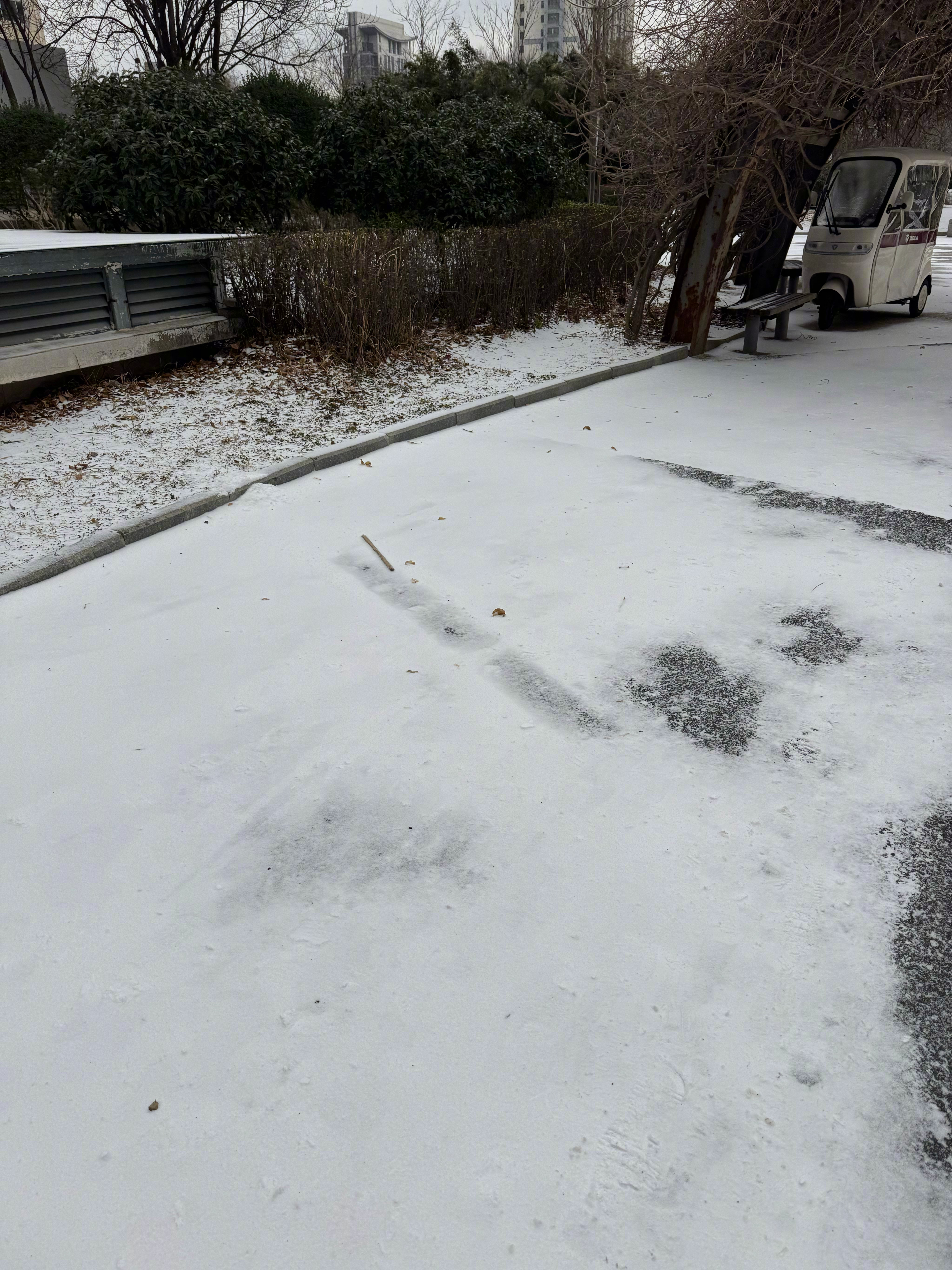 终于也是下雪了 