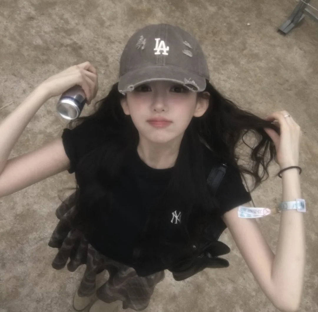 存一些好看的拍照📷姿势！