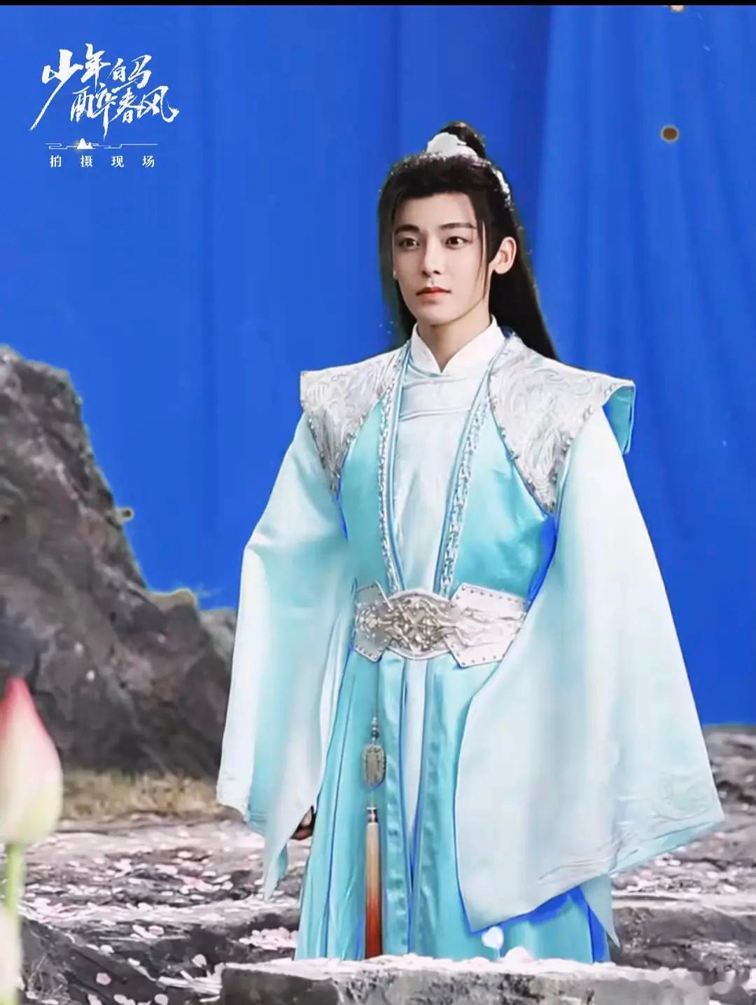 侯明昊和胡连馨有CP感吗？从眼神上感受不到侯明昊演技的一点点进步 ​​​