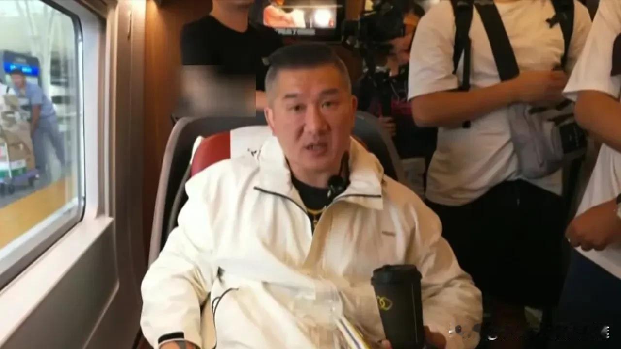 台老人夸大陆好被女儿连殴三拳 馆长怒斥：民进党这是在教“禽兽”！
 
2025年