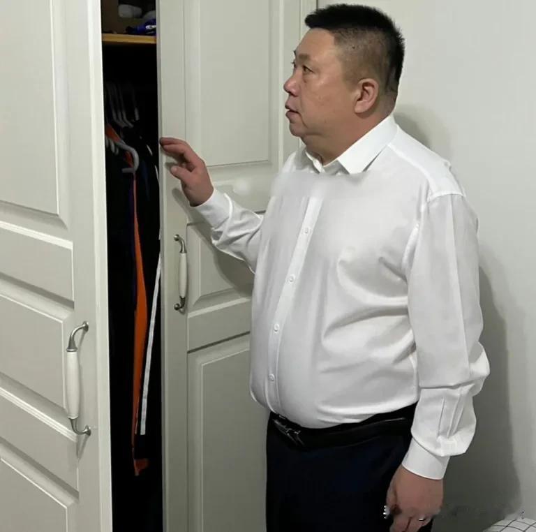 有些路不走，心不甘；走了满身伤痕，尽管知道前路崎岖，还是得义无反顾的走下去。
#