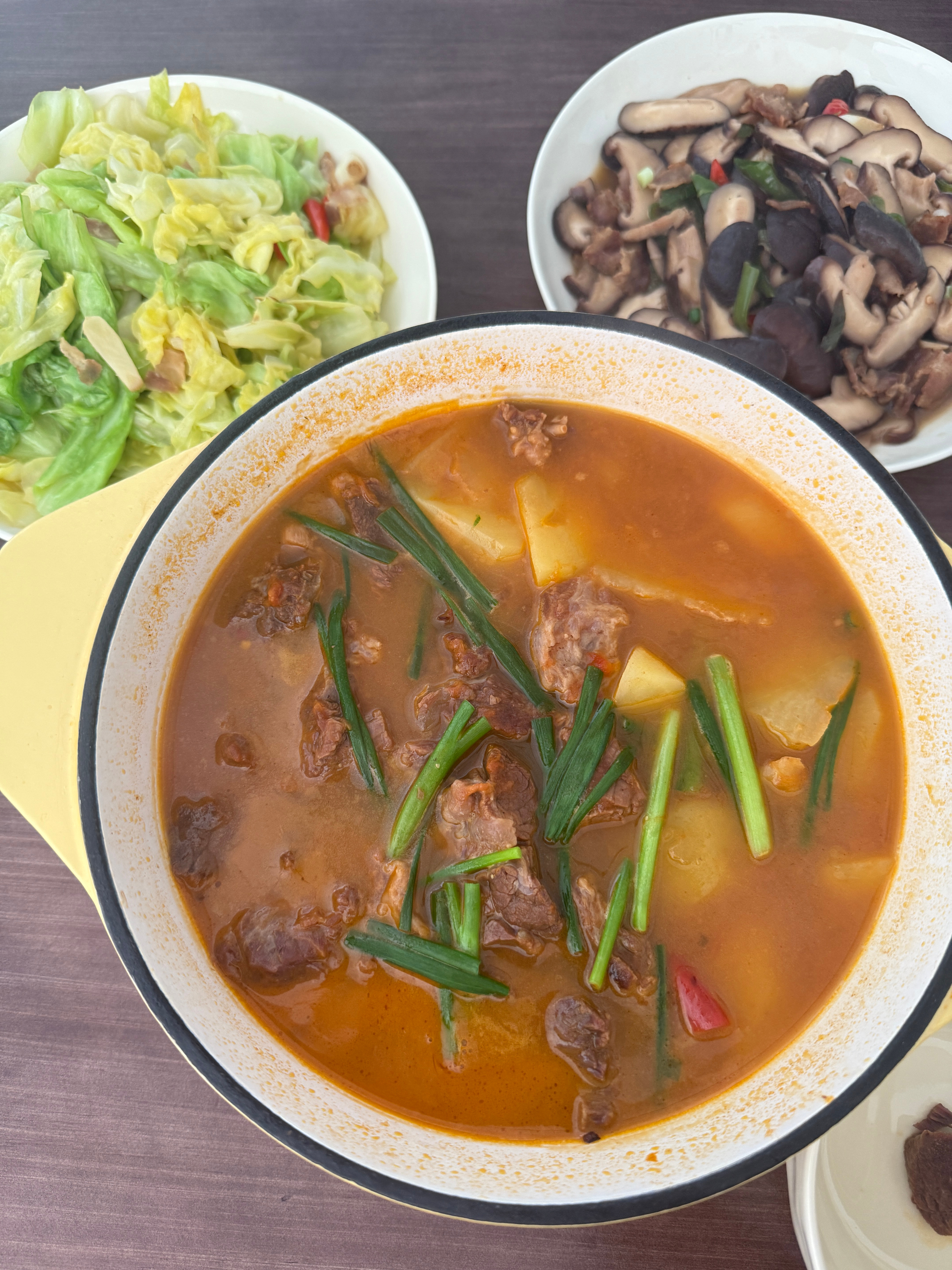 又来晒妈妈做的饭了！但是我的快乐日子要结束了，晚上送我妈去机场。我妈说我爸在家没