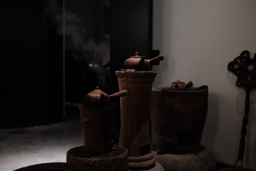 茶道  茶像一只温情的手，舒缓地抚触饮者。 