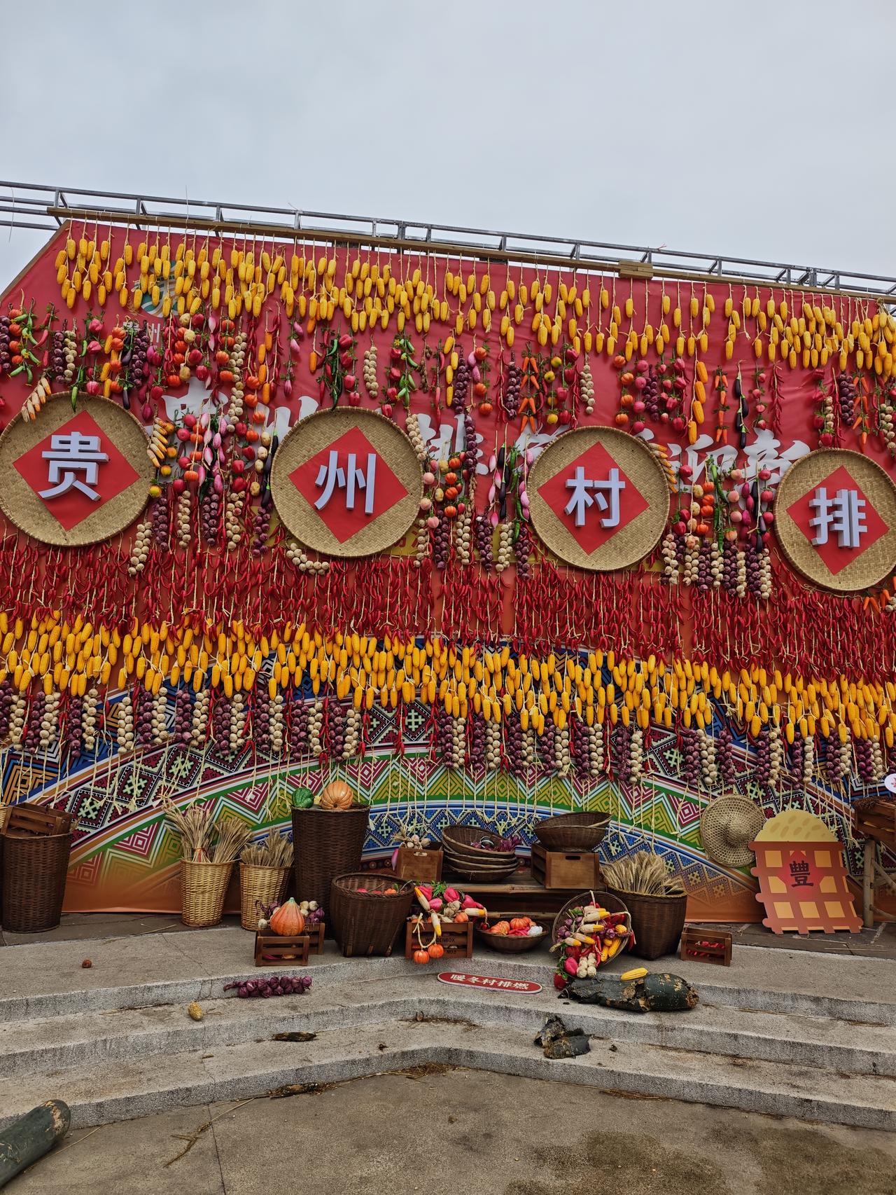 贵州荔波古镇风光美图茄波的风景确实很美，街头有着浓厚的热带风貌。