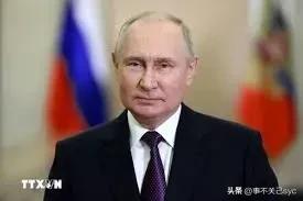 普京接受采访时称:

泽连斯基正在成为乌克兰武装部队和乌克兰社会的“毒瘤”，他禁