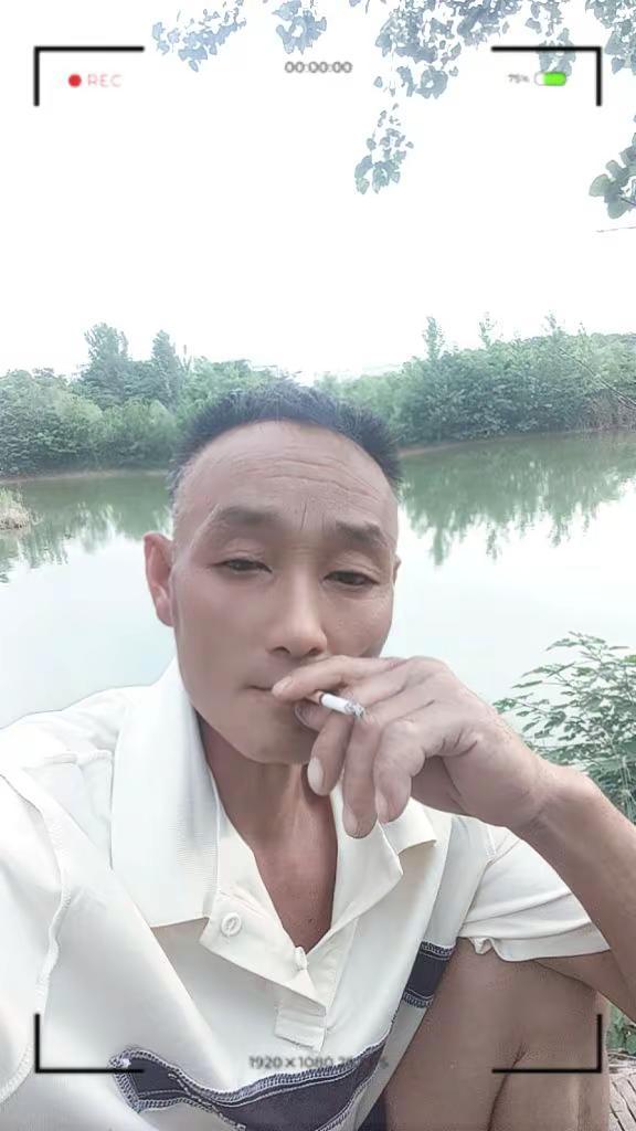 有些人不如我喂的狗，当面一套，背地一套