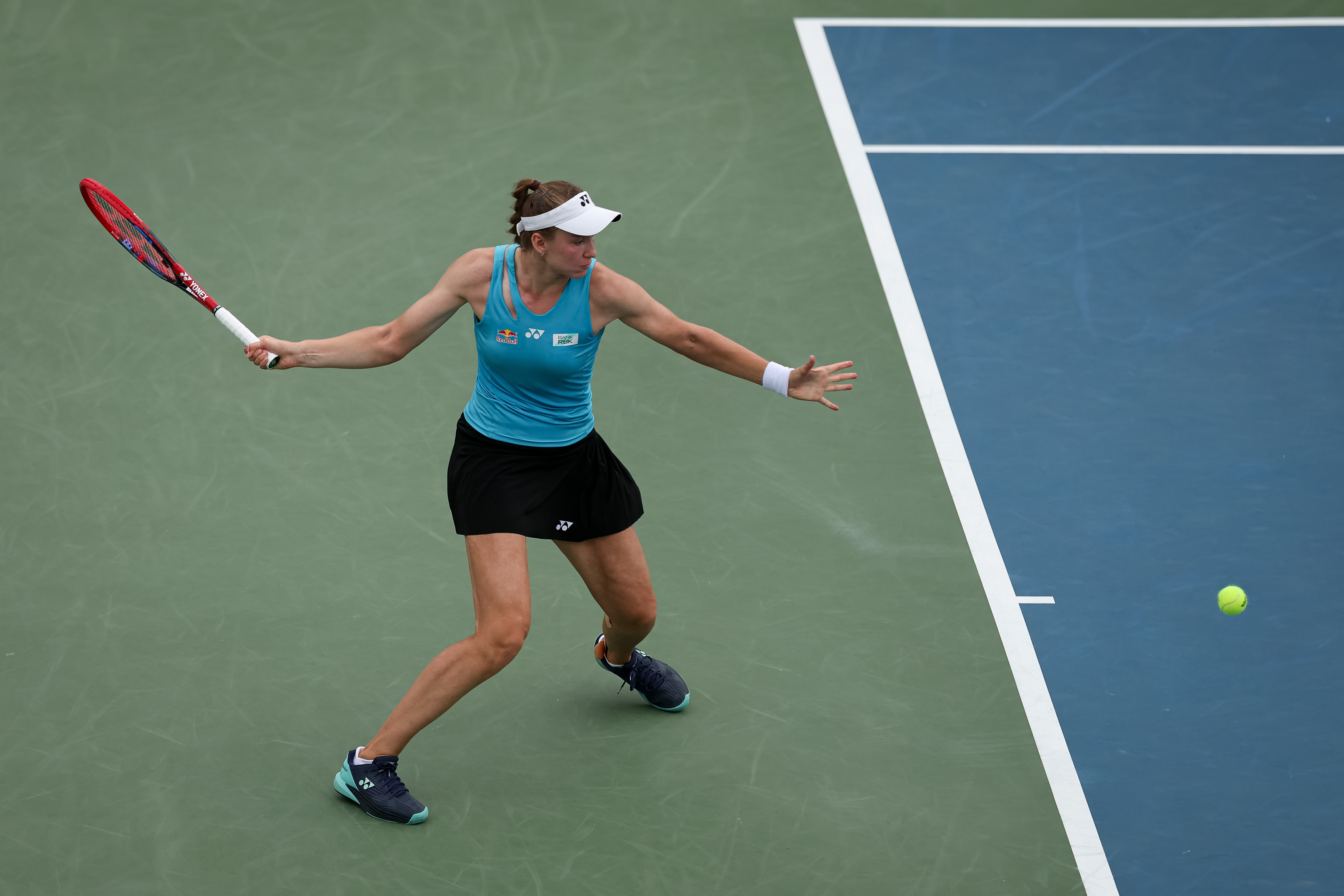 WTA1000蒙特利尔站第二轮，9号种子莱巴金娜以6-4 6-3击败巴普蒂斯特，