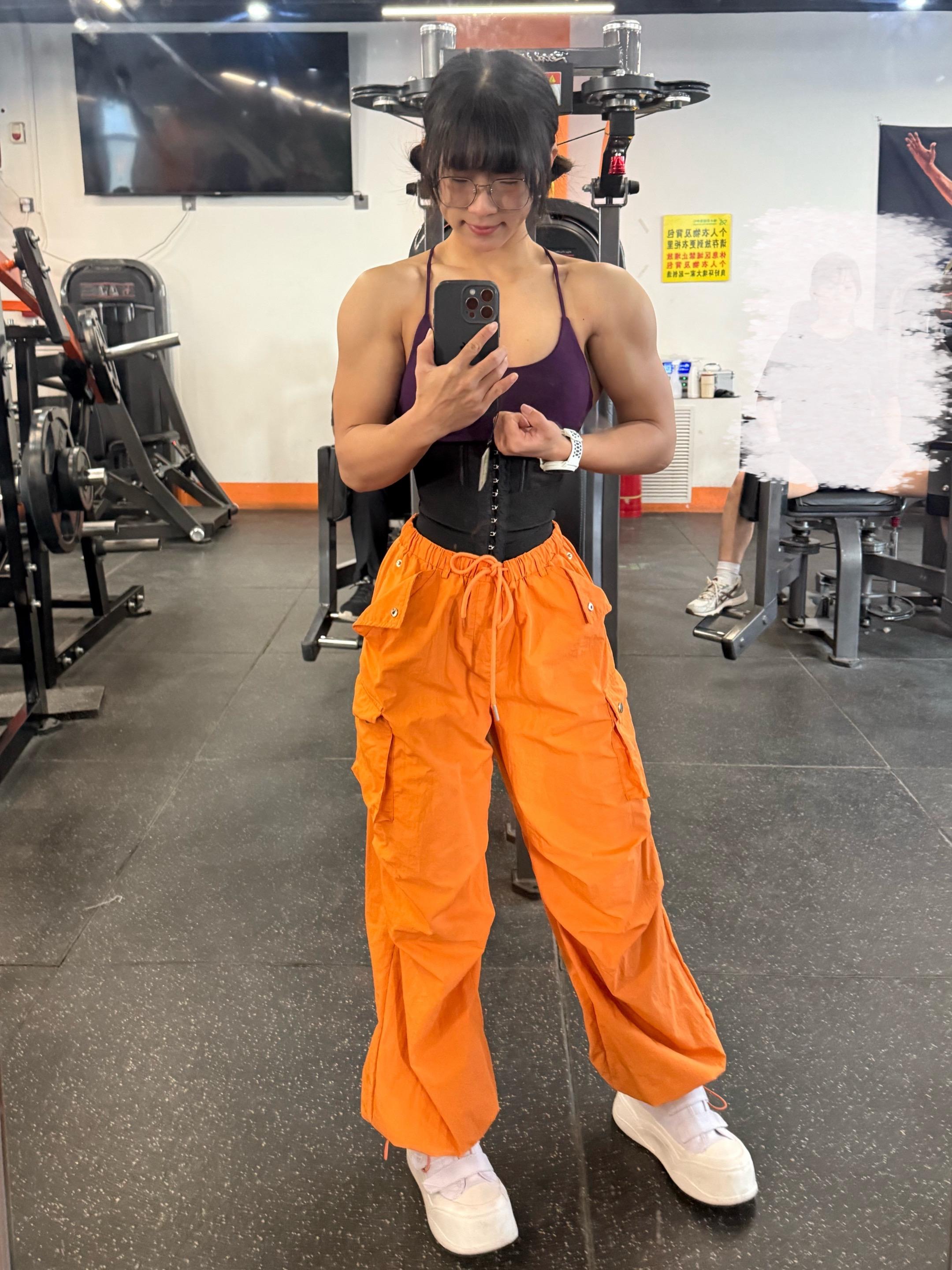 脂包肌选手 毫无训练痕迹 健身私教