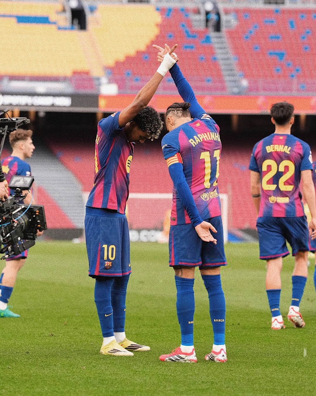 亚马尔打入职业生涯首个帽子戏法 ⚽️⚽️⚽️亚马尔帽子戏法