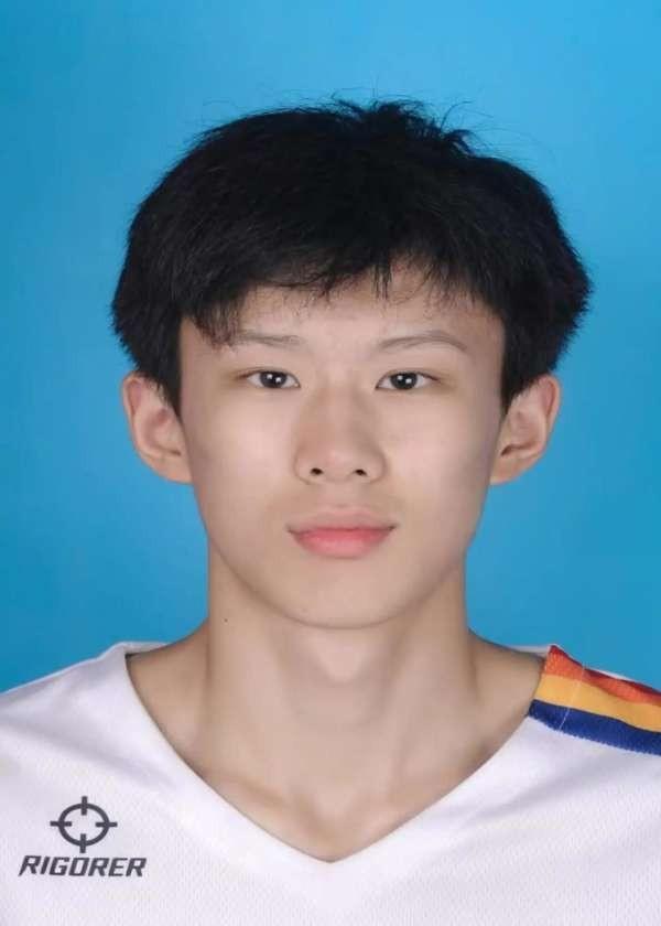 又有新内幕？自从国青男篮主力李沂泽被曝出年龄、身份造假的消息后，引发各方强烈关注