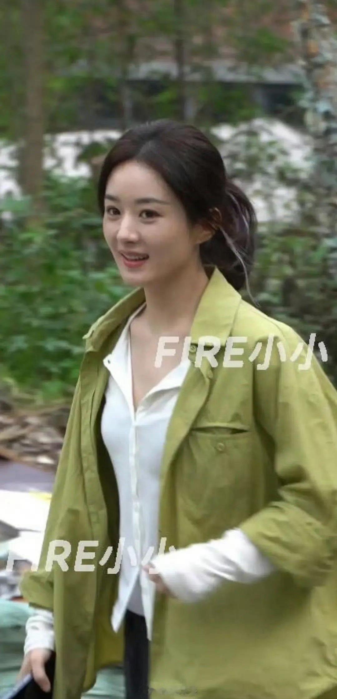 侧脸看赵丽颖跟杨幂好像呀！ 