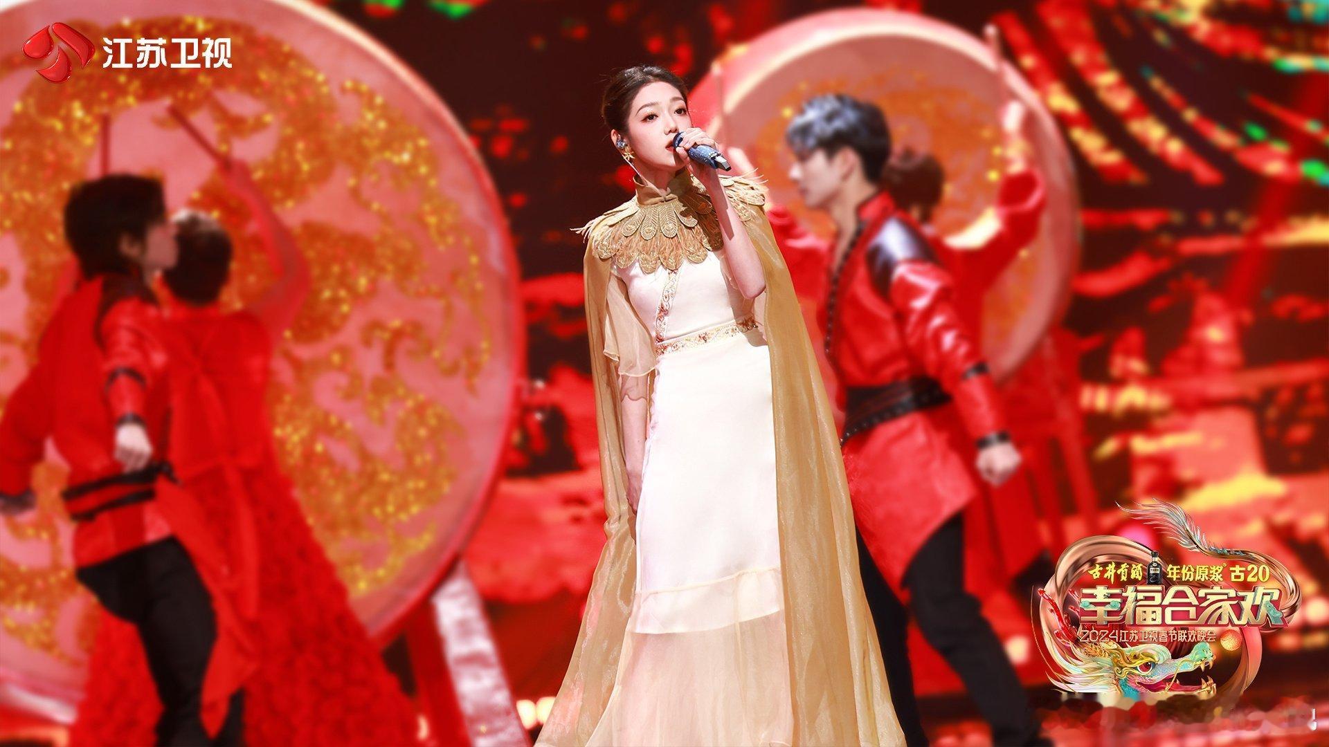 #硬糖少女303##希林娜依高# 今日份糖妹新鲜物料希林娜依高江苏卫视春晚《缘分