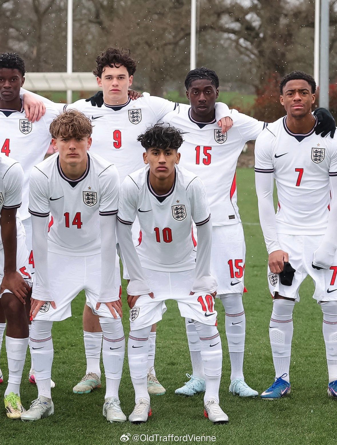 小将JJ在英格兰国字号U17迎来首发首秀小伙子加油！ 