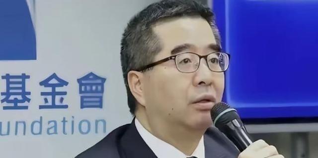 国民党副主席萧旭岑现在全部撕下所有的伪装一个国民党二把手，刚从大陆回来，还没喘口