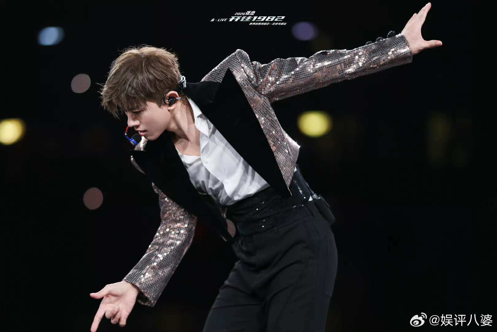 张杰鸟巢演唱会齐舞🔥张杰鸟巢演唱会直接炸场!整齐划一的齐舞太惊艳，每一个动作都