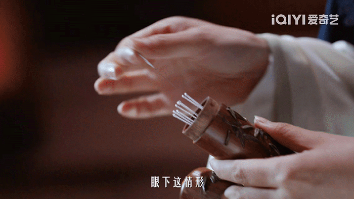 看到李兰迪劈叉就知道大事不妙 本来以为《仵夜大真探》只是个普通剧综，结果看到李兰