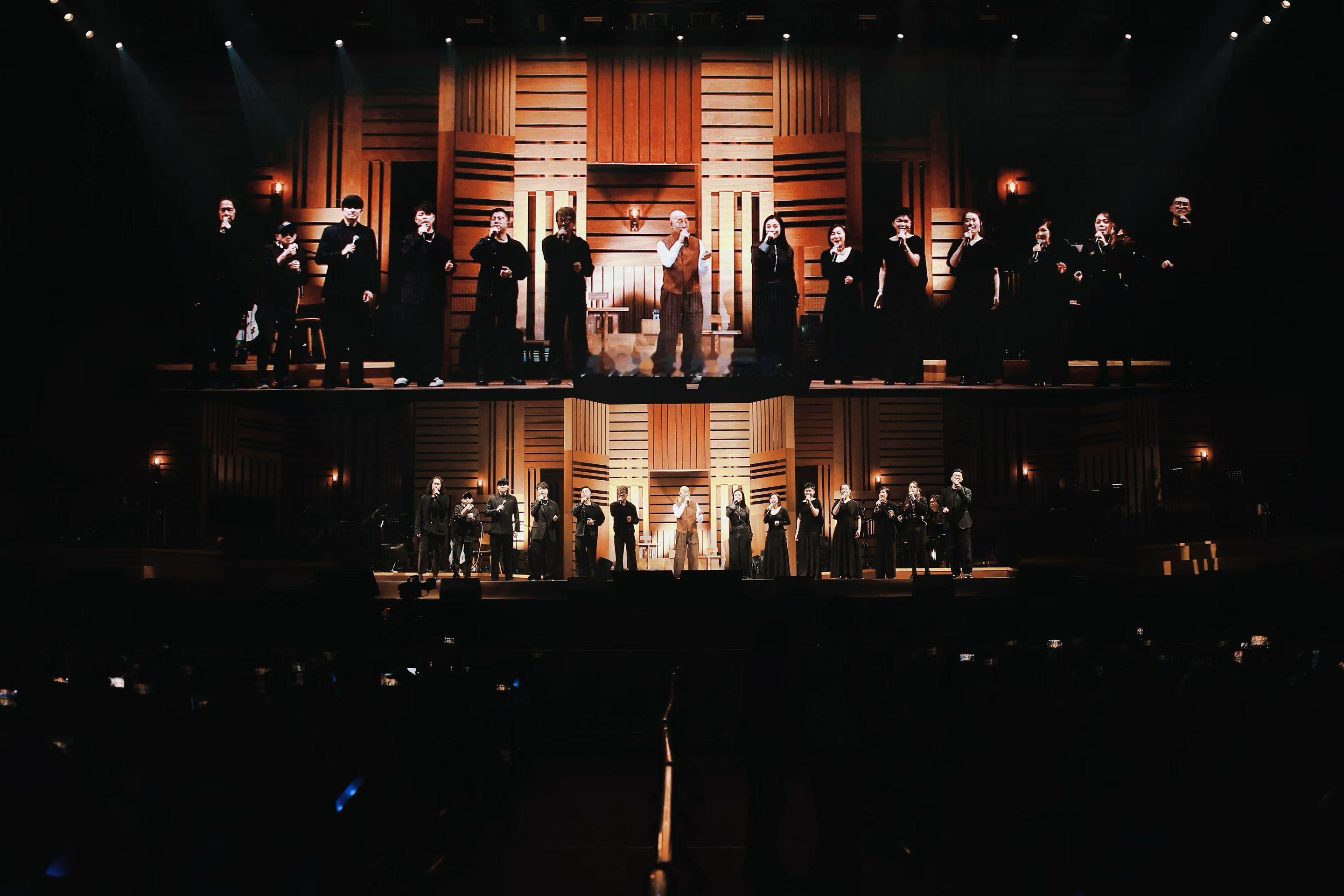 之前看到卢冠廷在香港开唱就想以他的作品厚度和影响力该是可以到内地开唱的。果然后续