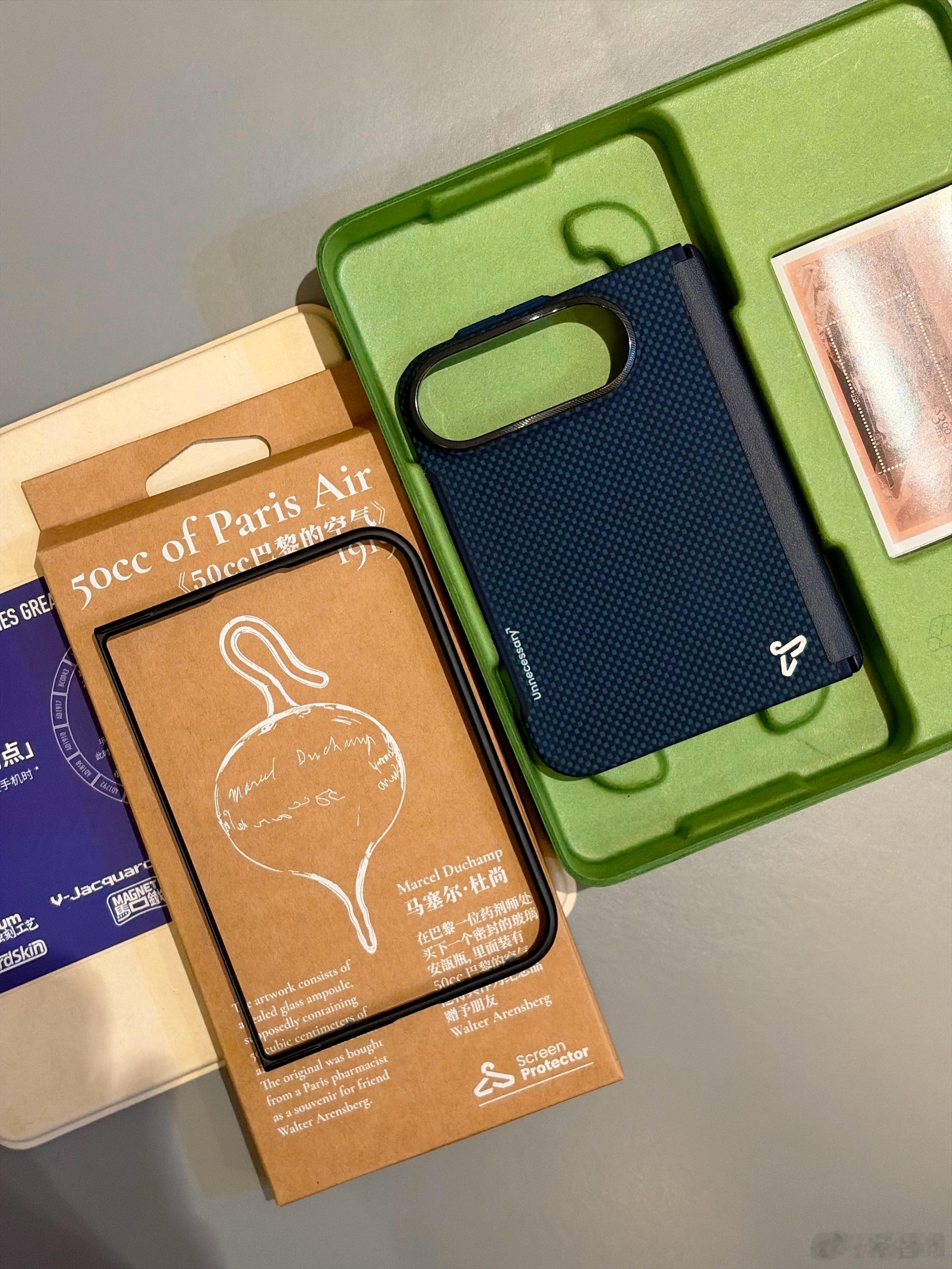 看了几个iPhone Duo的跌落视频，虽然已买AC+，出差的时候，还是会把壳装