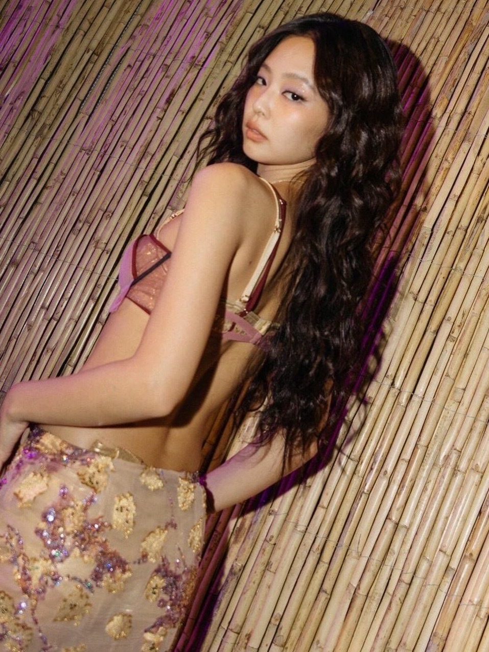 Jennie ins更新💜 
