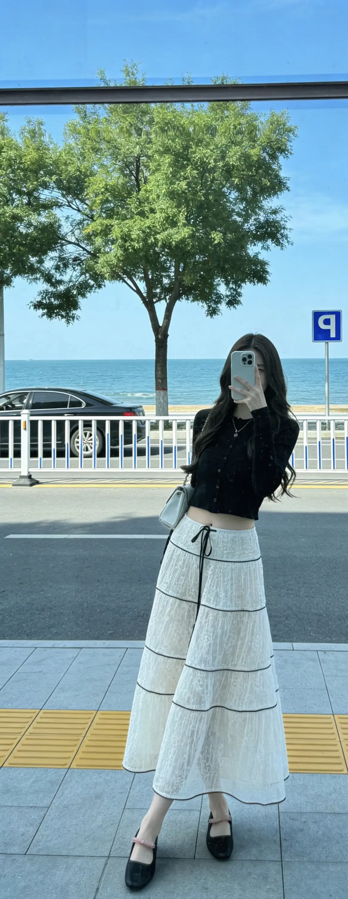 我可以素颜朝天 邋遢不收拾 也可以浓妆艳抹 可以喝奶茶 可以强势 可以...