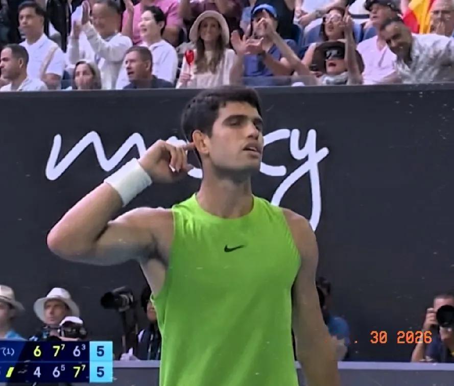 澳网半决赛:
阿卡第4盘非保不可发球局，又是在先丟2分局势下，奋起直追，连胜4分