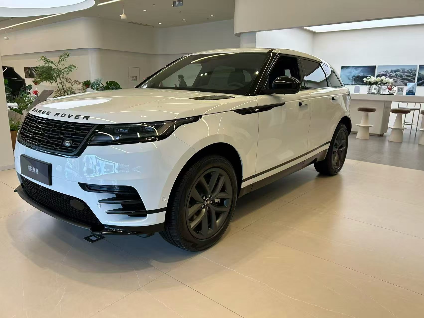 车型：26款星脉 se指导价：63.8万配色：黑外黑内 白外黑内成交车价：31.