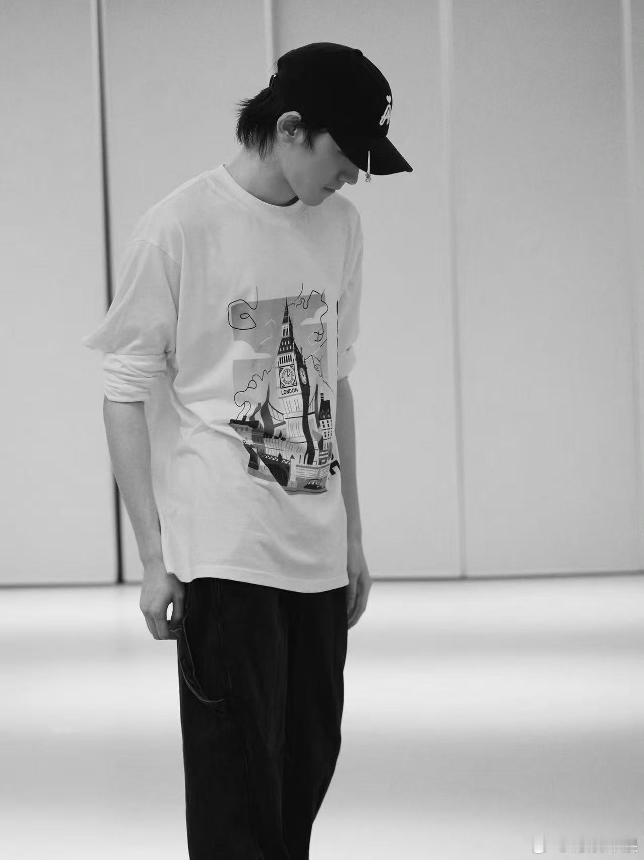 宋亚轩爱生活的赛车手爱生活的赛车手宋亚轩宋亚轩爱生活的赛车手，帅，