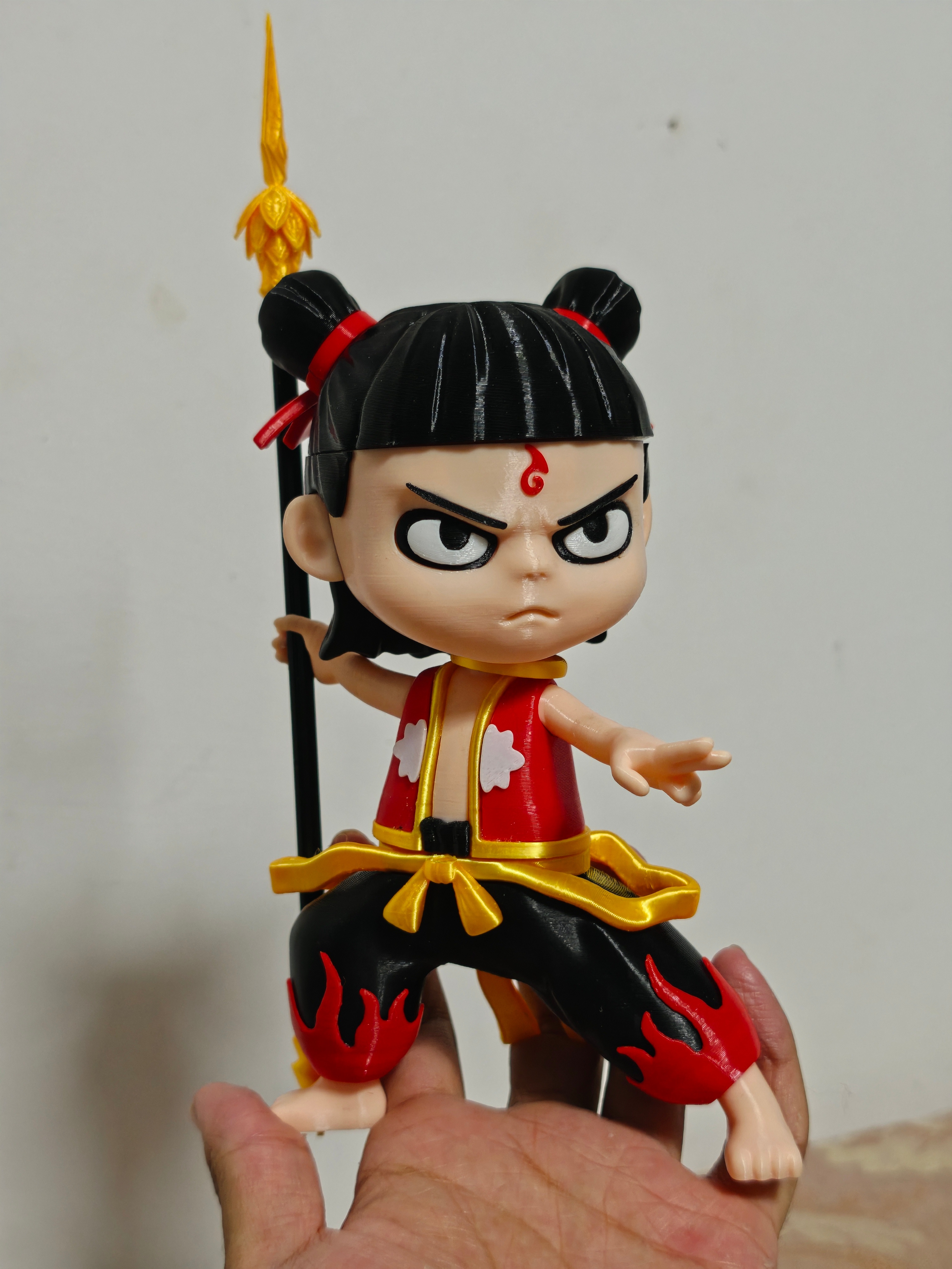 帮观众3d打印的哪吒。全身装备可拆卸，两个替换手型，两种火尖枪，一个战斗全开模式