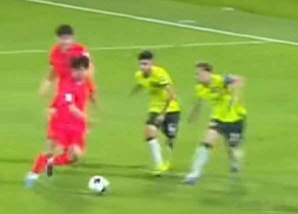 U17国足2比0澳大利亚U17好久没关注咱们的国足了，怎么突然这么猛？直接就亚洲