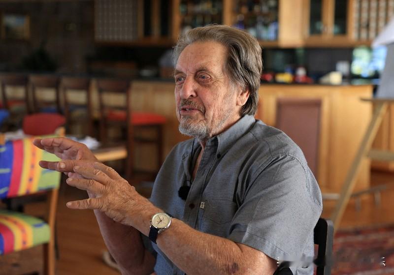 企业的带头人不一定要是科研专家，但一定要懂商业逻辑、流程设计、数据分析，只有这样