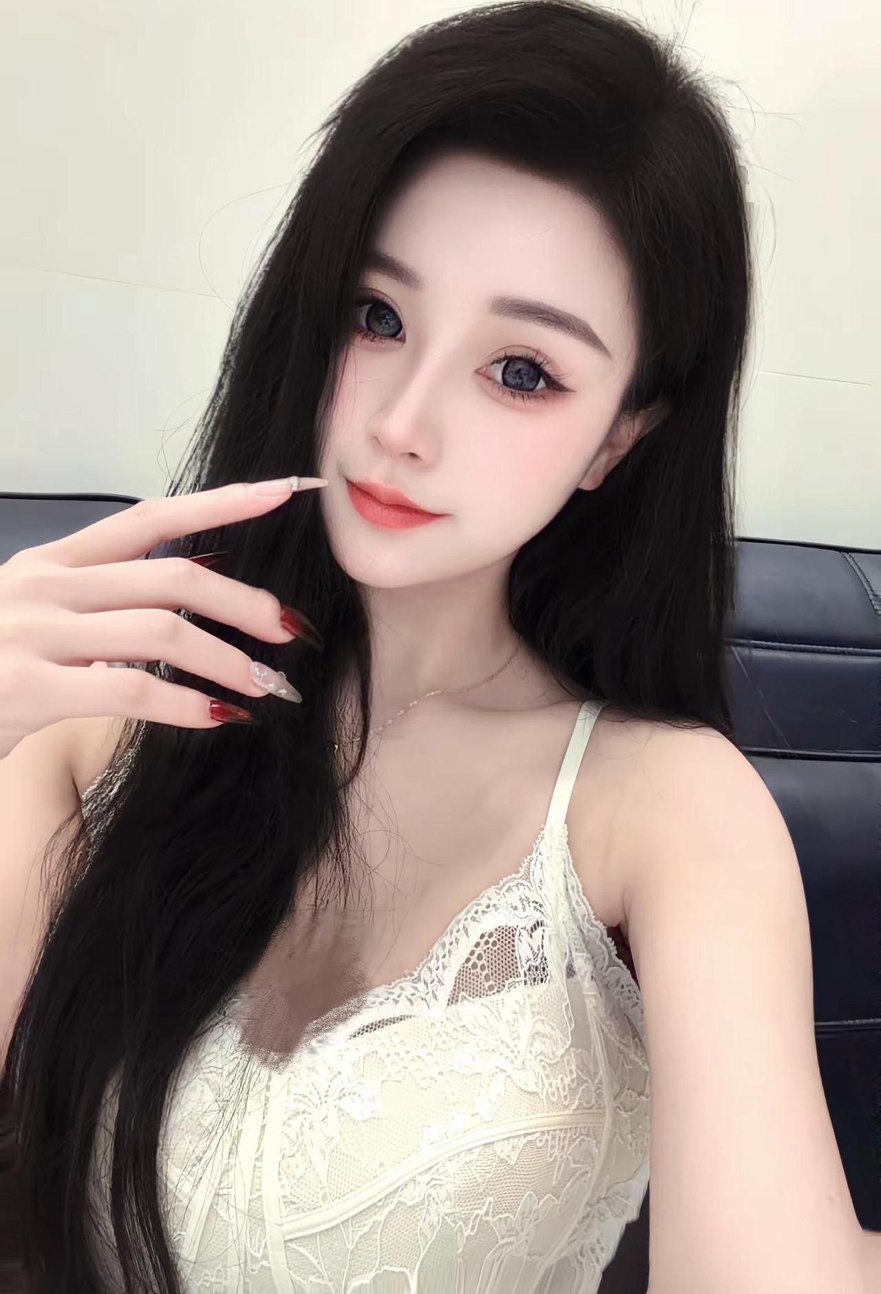 我不仅会上班 我还会喝酒 还会做家务 还会陪你到凌晨 我比你想象更有趣