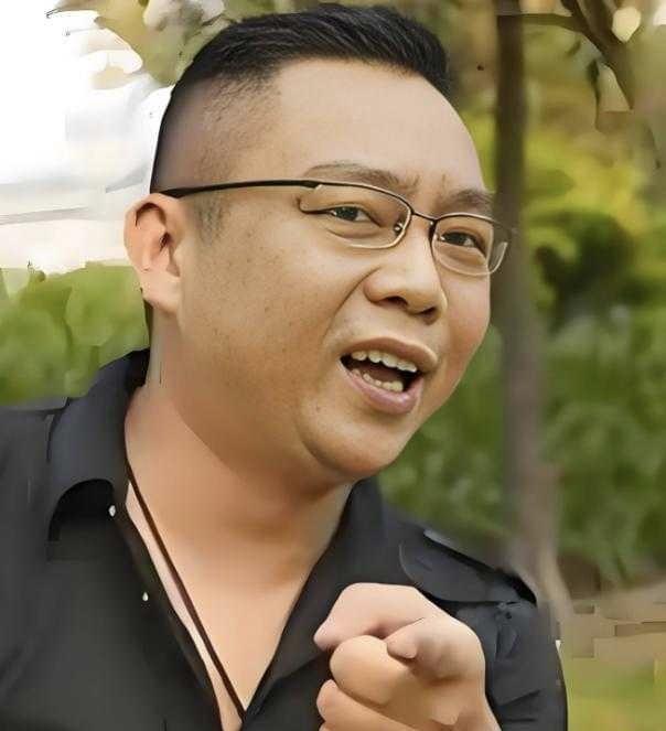 万人追捧广东名嘴，举家定居日本口碑翻车
昔日备受观众追捧的广东名嘴，六年前携全家
