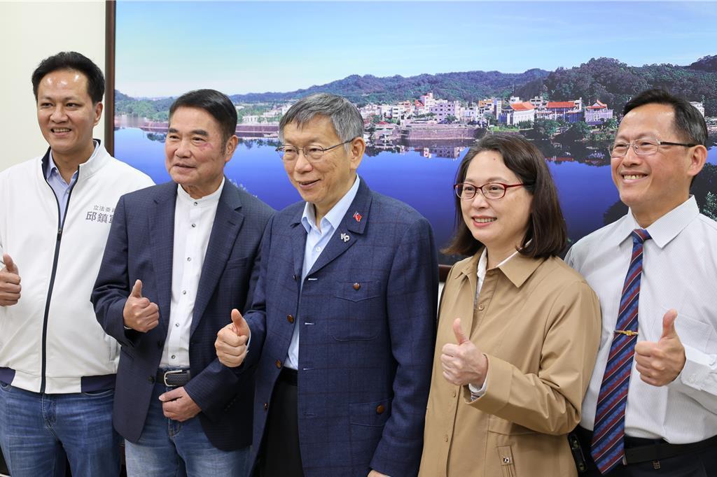 民众党放行军购案付委 柯文哲否认为了“绿白合”

备受关注的1.25兆元军购特别