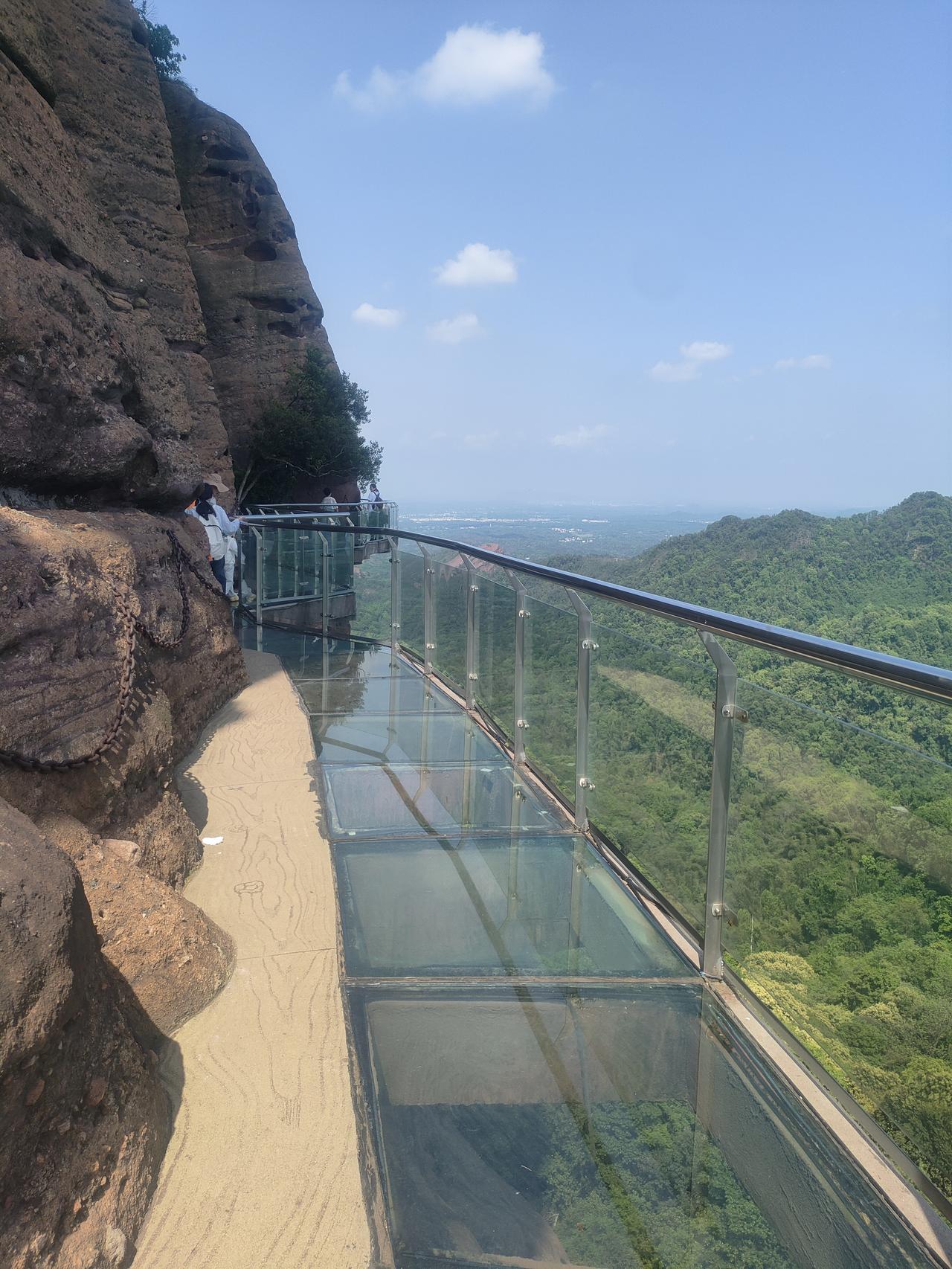 当年中国的七处丹霞地貌景区，联合申请世界自然遗产，广东的丹霞山福建的泰宁浙江的江