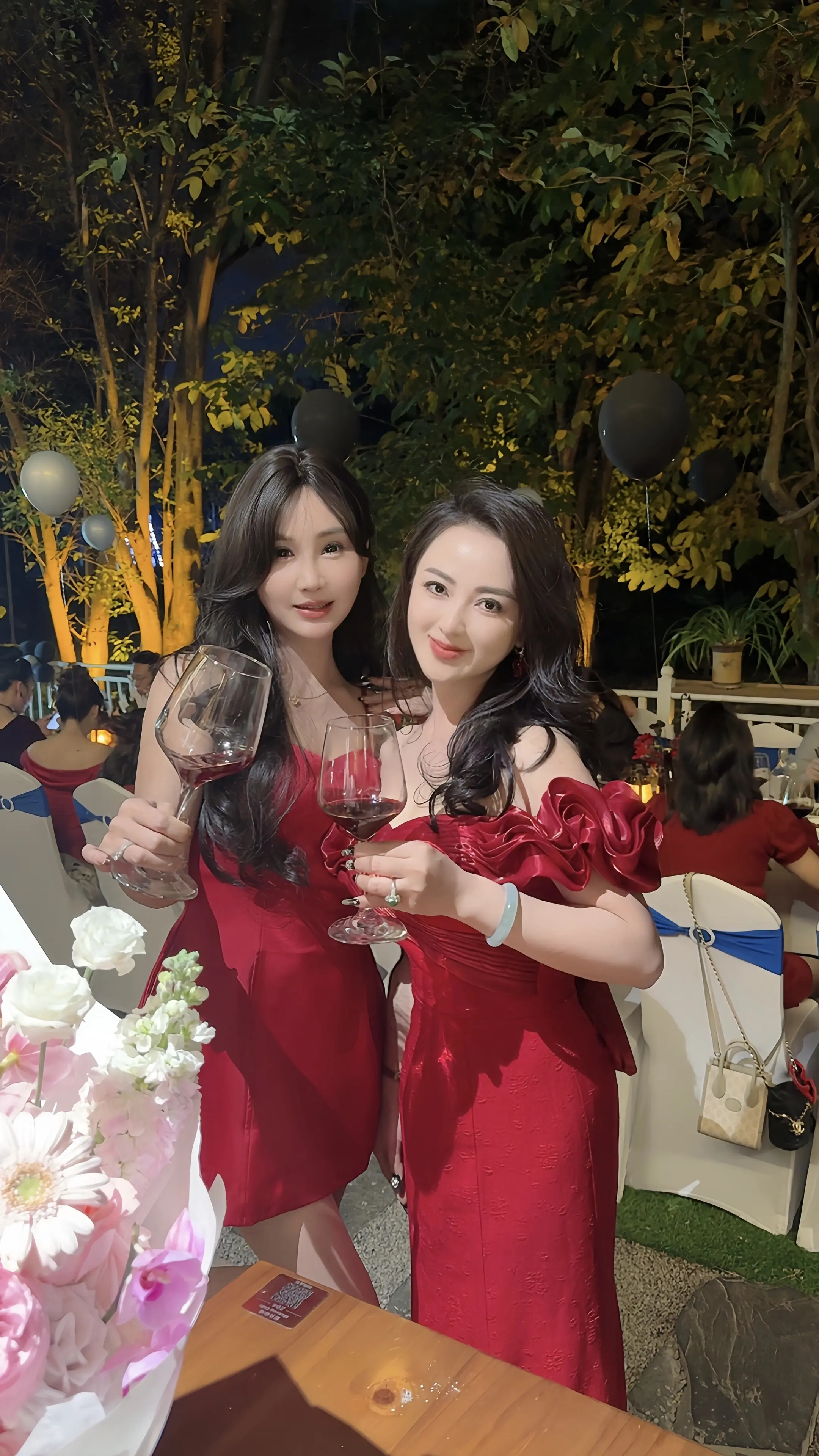 🏥赤心向美，聚力同行——赫尔熙红色年会