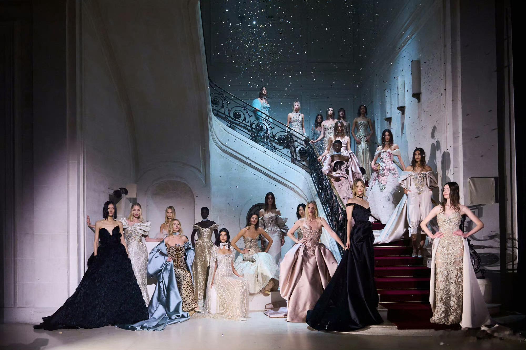 Elie Saab 2025 F/W Haute Couture定格一张美丽的谢