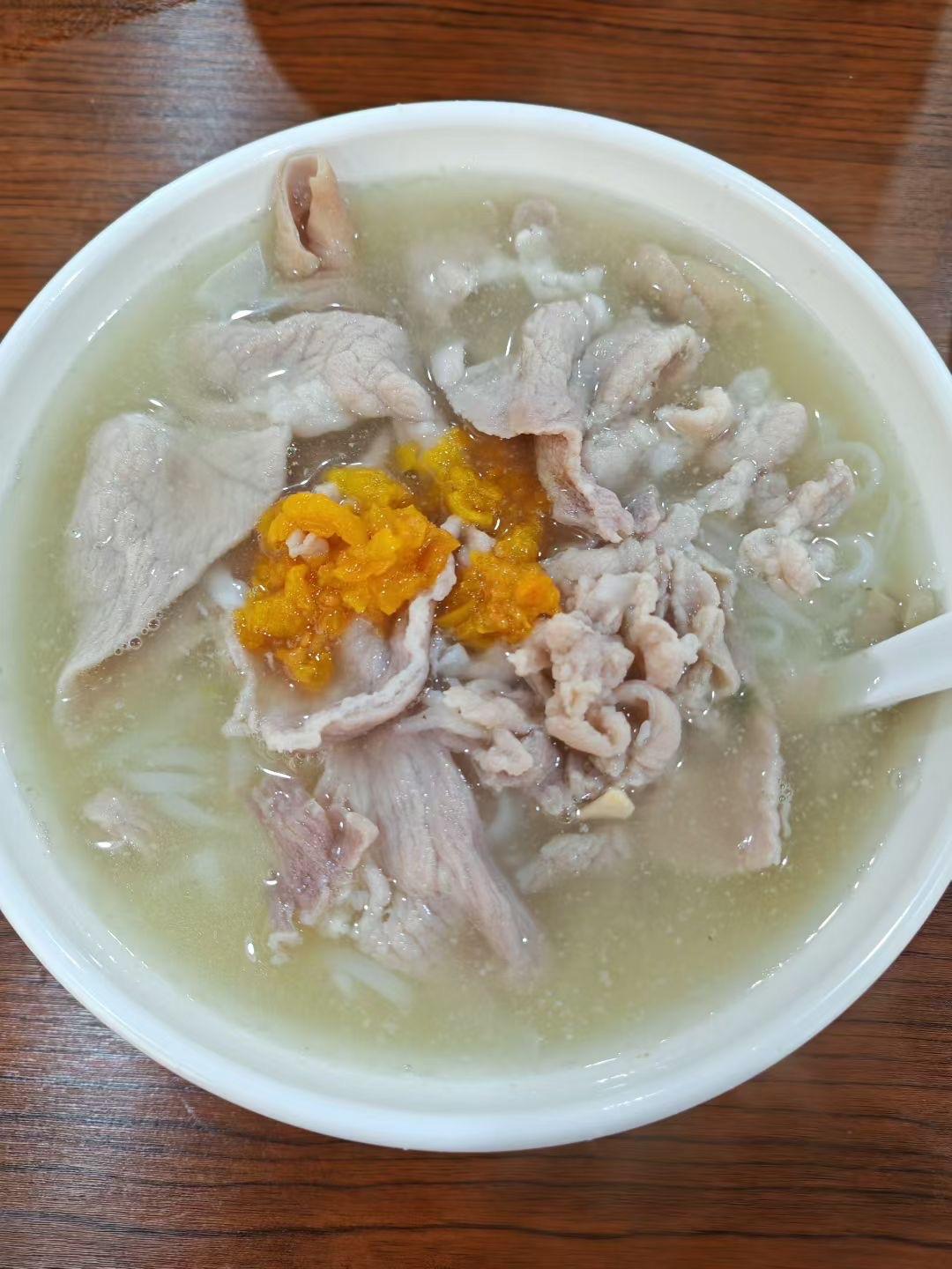 嗦粉，感觉是我身为湖南人的一种深根在灵魂里的一种饮食习惯😂

每到一个地方，我