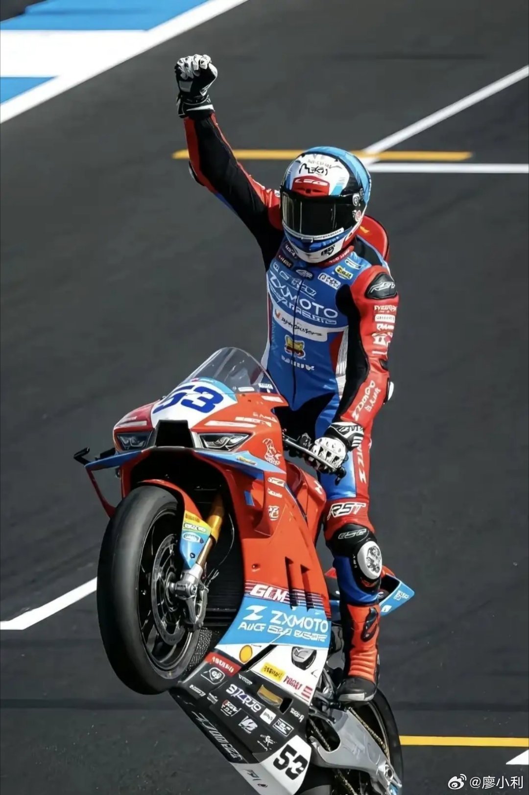 张雪机车第一没想到国产机车也冲到了世界第一，可以自豪地说，没有哪个时代的哪个国家