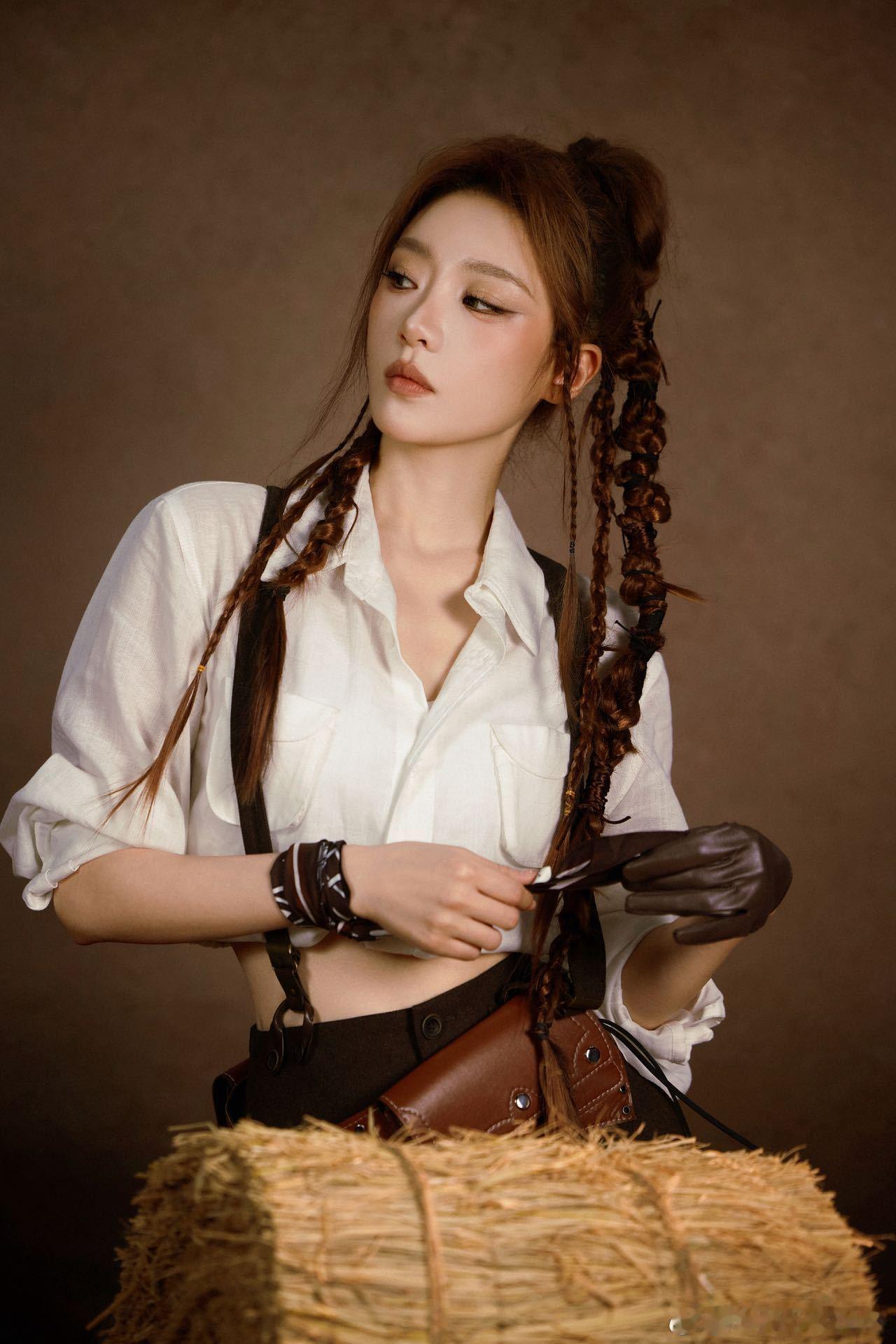 张月训练室版遗憾 训练室里的《遗憾》比正式舞台多了些粗糙感，但这种粗糙反而更打动