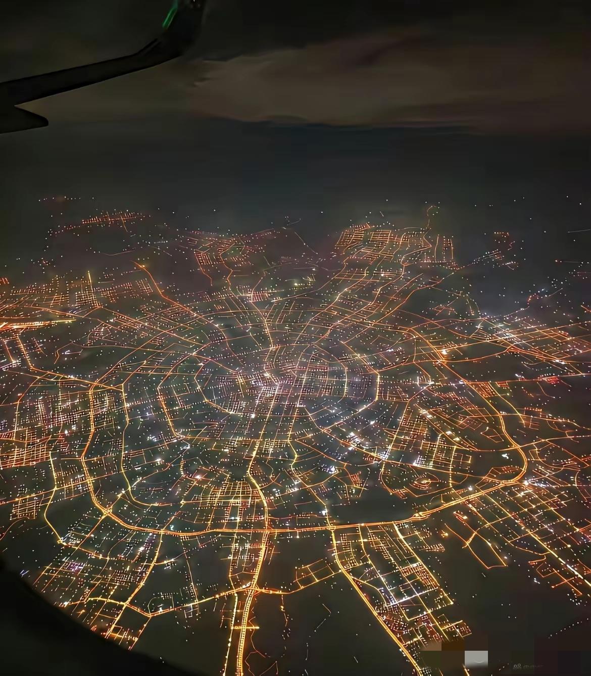 问了十个人，九个人答错，有人说是西安，有人又说是北京，猜猜看，这到底是我国的哪座