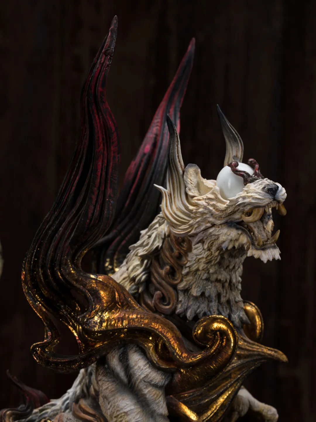 集齐四款，附送《犬人》