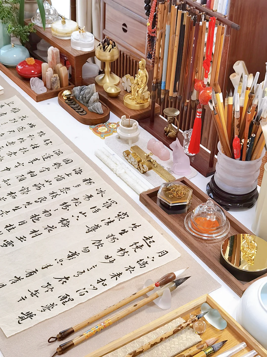 承担住心里的压力，自律地把压力消化为平常 才有可能轻盈，这便是举重若轻...