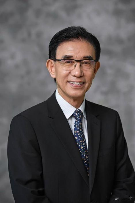 美国最怕的事情发生了！81岁国产芯片设备巨头中微公司董事长尹志尧，放弃美国籍，恢