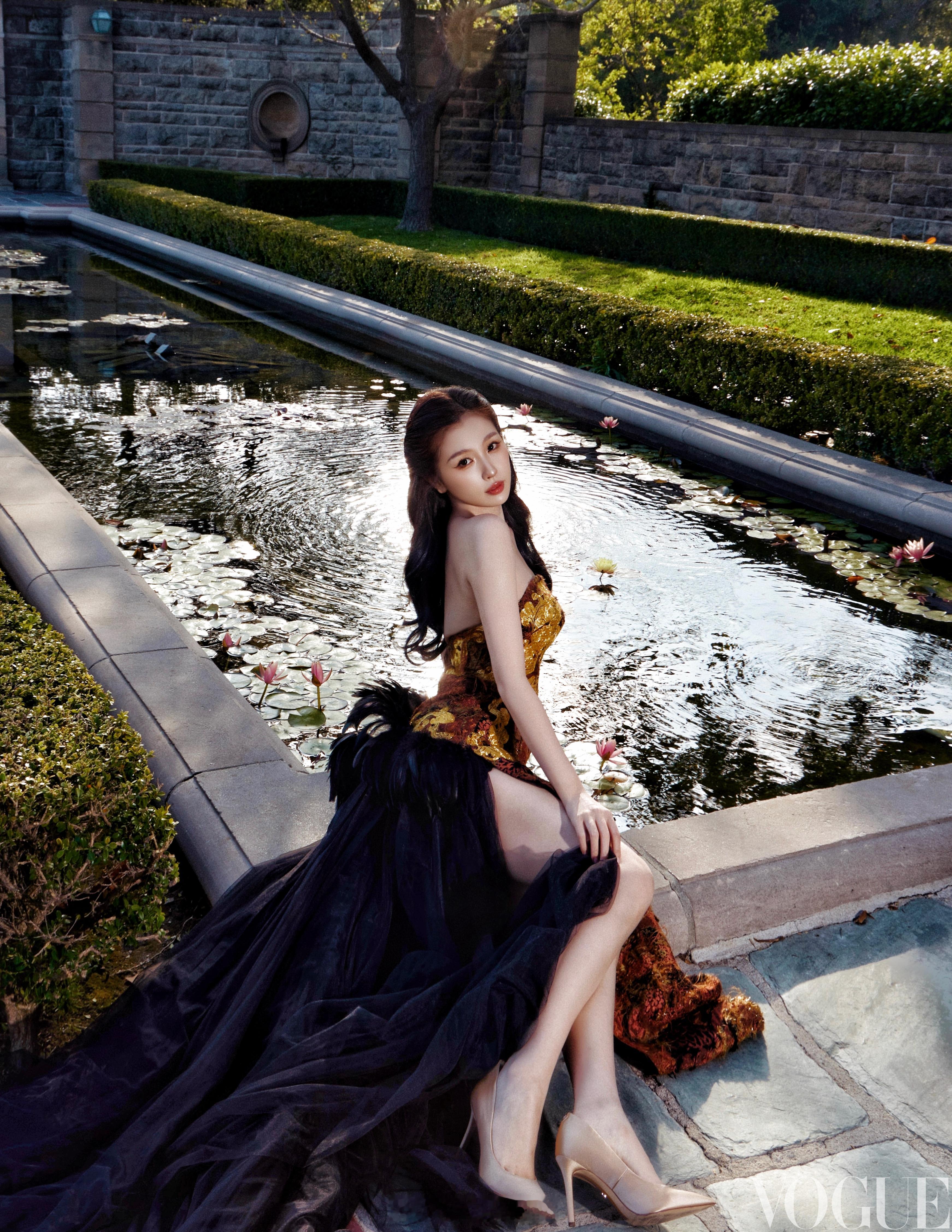 VOGUE发的951虞书欣真的好美呀！欣欣子完全就是女神啊！VOGUE发的虞书欣