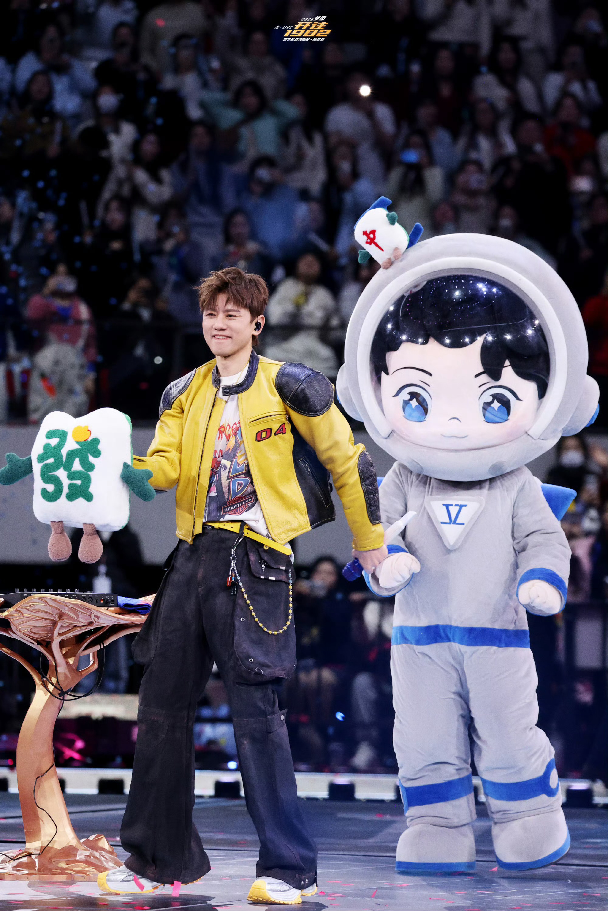 张杰演唱会歌单周周上新真的好可爱的两父子，今天抬了《演技派》《all of me