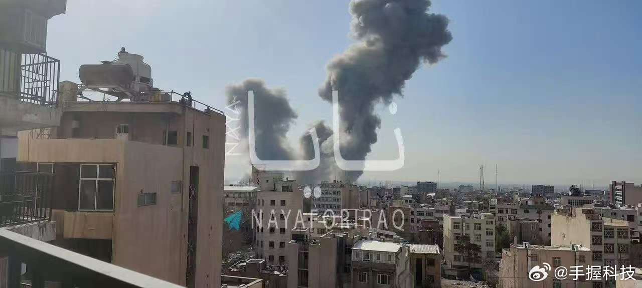 美军航母参与空袭伊朗说不定这个时间点，美帝就是想回合制打两天，然后鸣金收兵，谈判