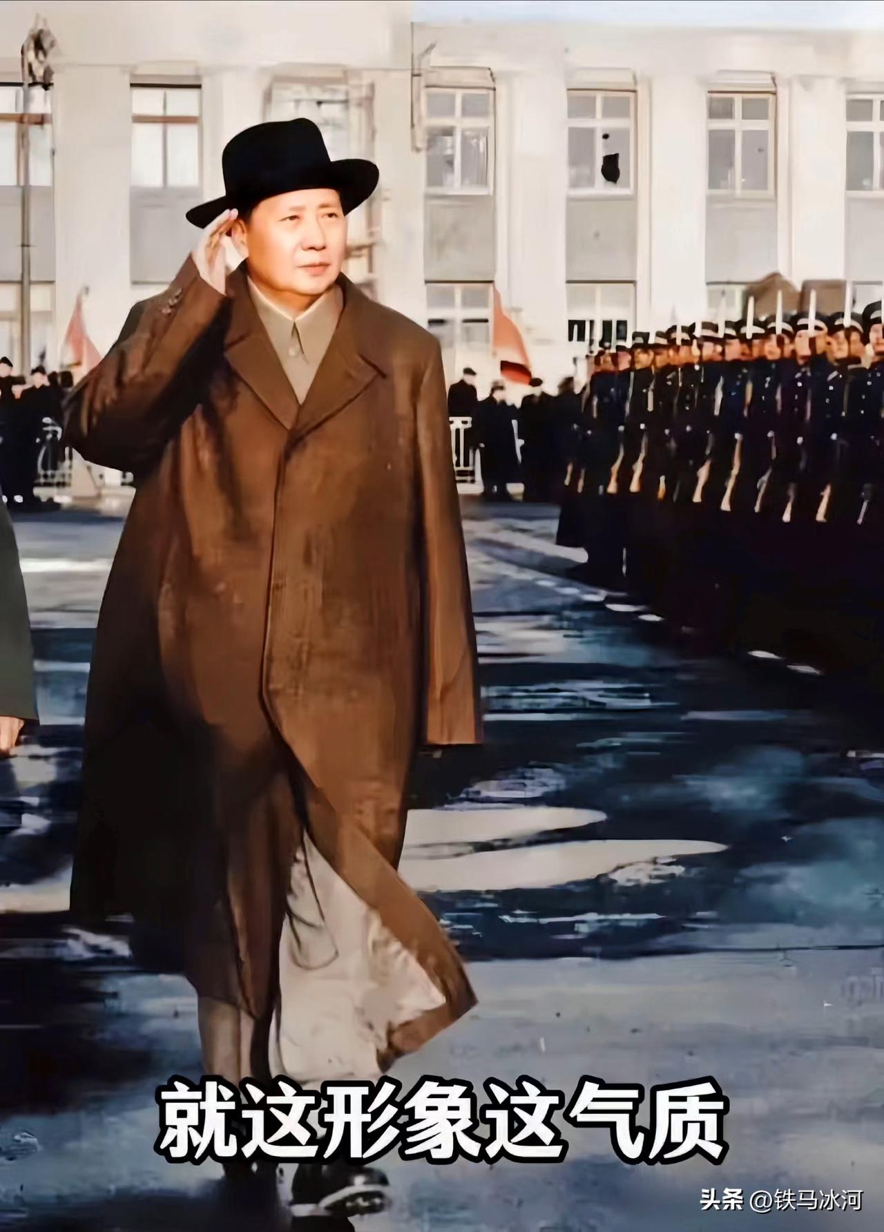 🍁每次翻看到这张老照片，心中瞬间充满对伟大领袖的敬仰。1949年冬，毛主席首次